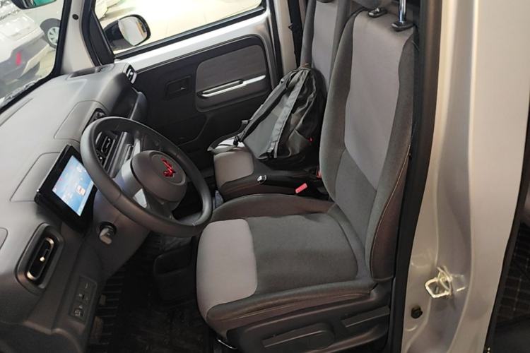 Used Wuling Zhiguang New Energy 2025 Model 305km Ambitious Edition Left Front Seat
