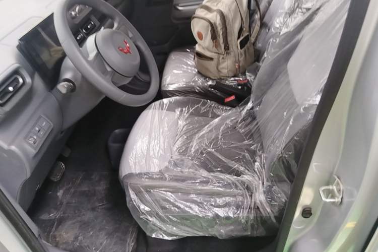 Used Wuling Zhiguang New Energy 2025 Model 305km Ambitious Edition Left Front Seat
