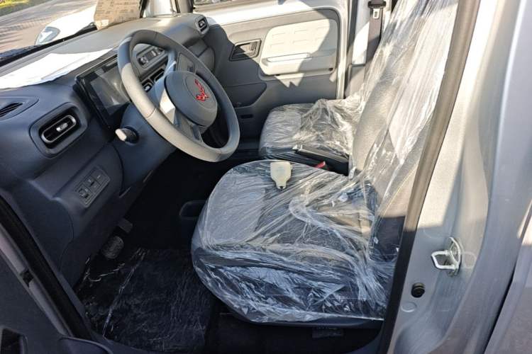 Used Wuling Zhiguang New Energy 2025 Model 305km Ambitious Edition Left Front Seat