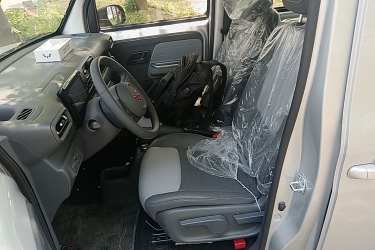 Used Wuling Zhiguang New Energy 2025 Model 305km Ambitious Edition Left Front Seat