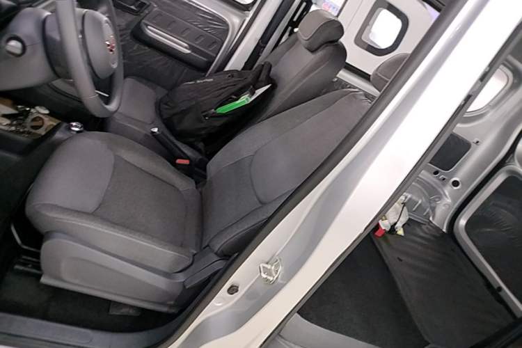 Used Wuling Zhiguang New Energy 2025 Comfort Model Left Front Seat