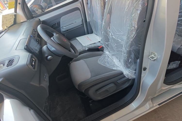 Used Wuling Zhiguang New Energy 2025 Model 305km Ambitious Edition Left Front Seat