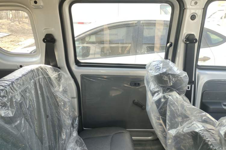 Used Wuling Zhiguang New Energy 2025 Comfort Model Left Rear Door Interior