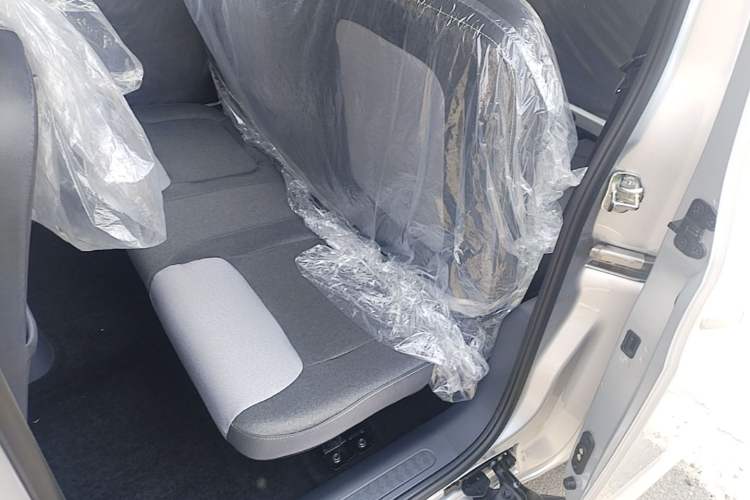 Used Wuling Zhiguang New Energy 2025 Model 305km Ambitious Edition Left Rear Seat