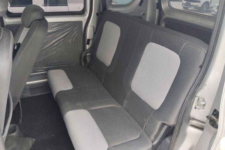 Used Wuling Zhiguang New Energy 2025 Model 305km Ambitious Edition Left Rear Seat