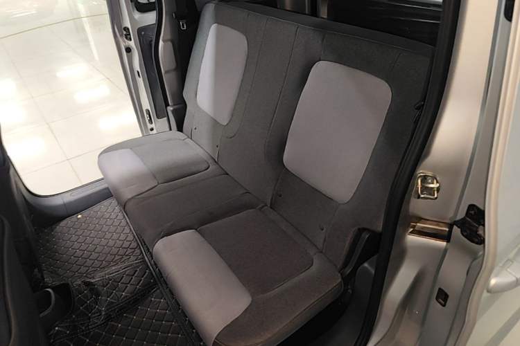 Used Wuling Zhiguang New Energy 2025 Model 305km Ambitious Edition Left Rear Seat