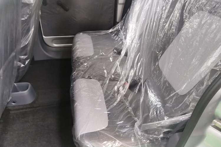 Used Wuling Zhiguang New Energy 2025 Model 305km Ambitious Edition Left Rear Seat