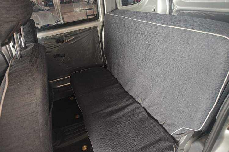 Used Wuling Zhiguang New Energy 2025 Model 305km Ambitious Edition Left Rear Seat