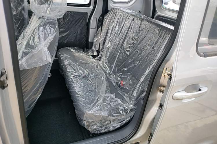 Used Wuling Zhiguang New Energy 2025 Comfort Model Left Rear Seat