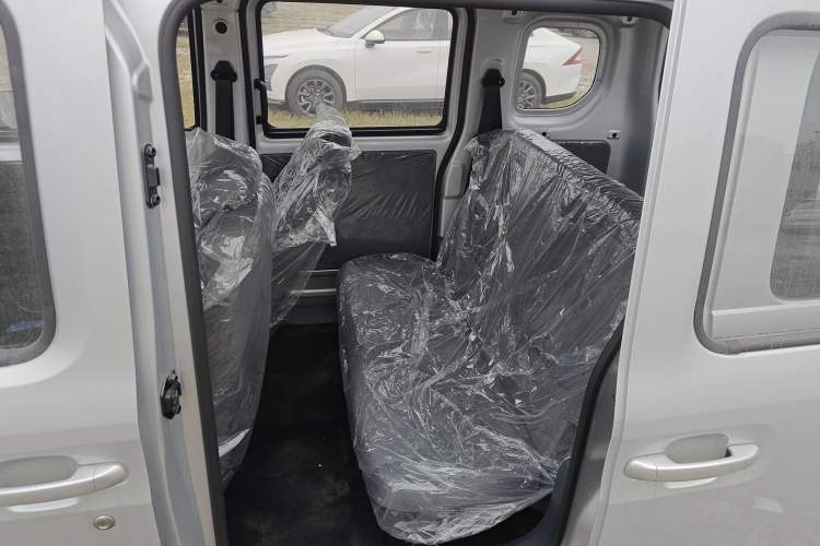 Used Wuling Zhiguang New Energy 2025 Comfort Model Left Rear Seat