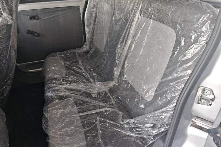 Used Wuling Zhiguang New Energy 2025 Model 305km Ambitious Edition Left Rear Seat