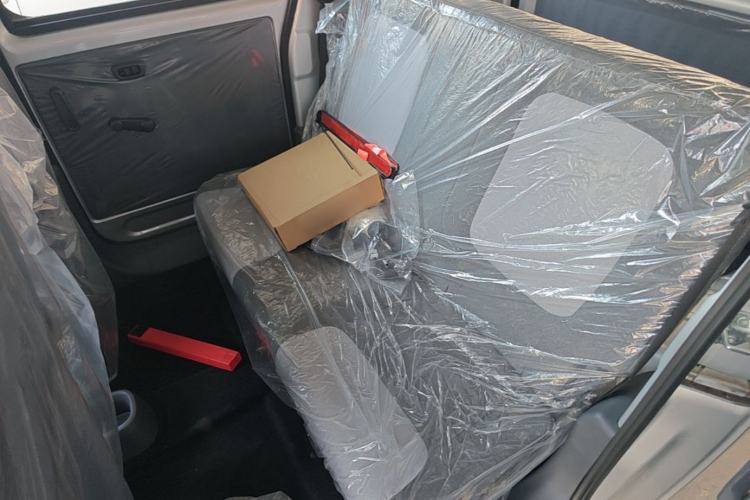 Used Wuling Zhiguang New Energy 2025 Model 305km Ambitious Edition Left Rear Seat