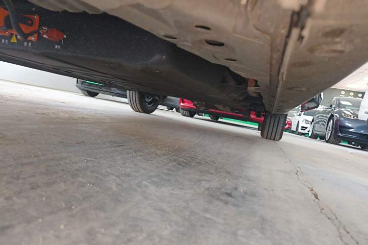 Used Wuling Zhiguang New Energy 2025 Model 305km Ambitious Edition Left Side Sill