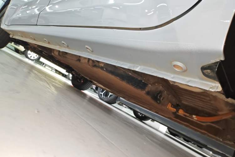 Used Wuling Zhiguang New Energy 2025 Standard Model Left Side Sill