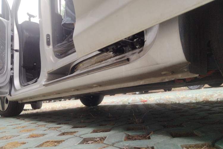 Used Wuling Zhiguang New Energy 2025 Comfort Model Left Side Sill