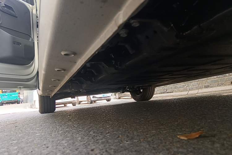 Used Wuling Zhiguang New Energy 2025 Model 305km Ambitious Edition Left Side Sill