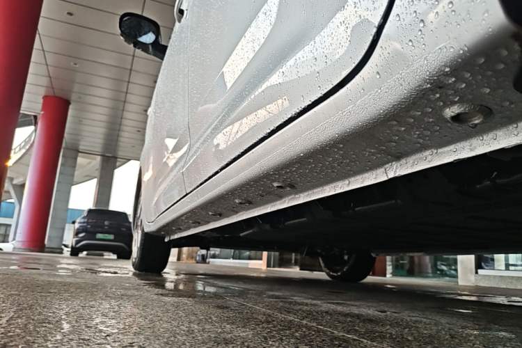 Used Wuling Zhiguang New Energy 2025 Model 305km Ambitious Edition Left Side Sill