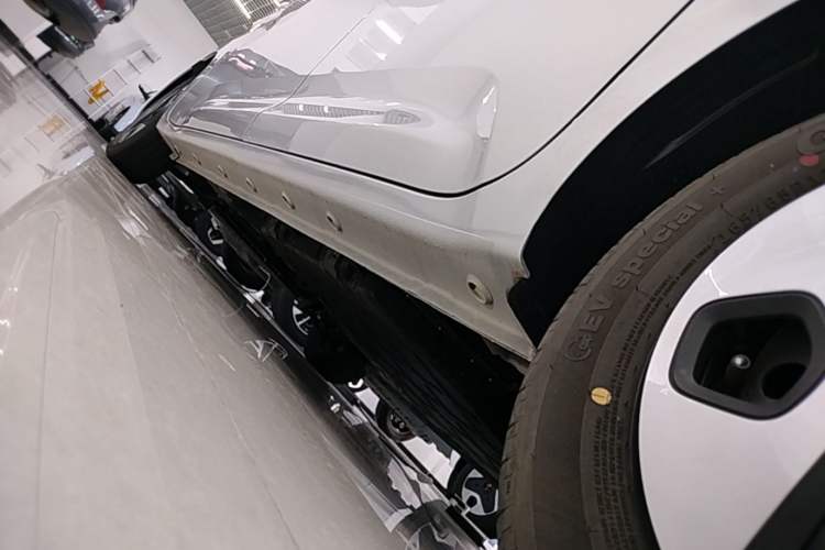 Used Wuling Zhiguang New Energy 2025 Comfort Model Left Side Sill