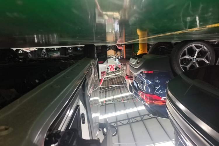 Used Wuling Zhiguang New Energy 2025 Model 305km Ambitious Edition Left Side Sill