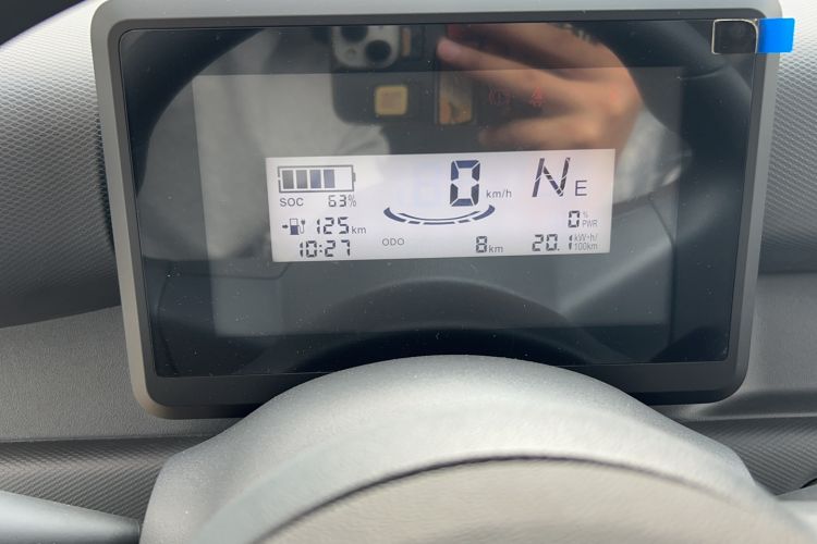 Used Wuling Zhiguang New Energy 2025 Comfort Model Odometer Close Up