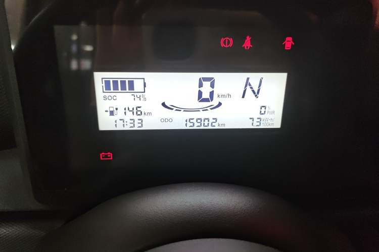 Used Wuling Zhiguang New Energy 2025 Comfort Model Odometer Close Up