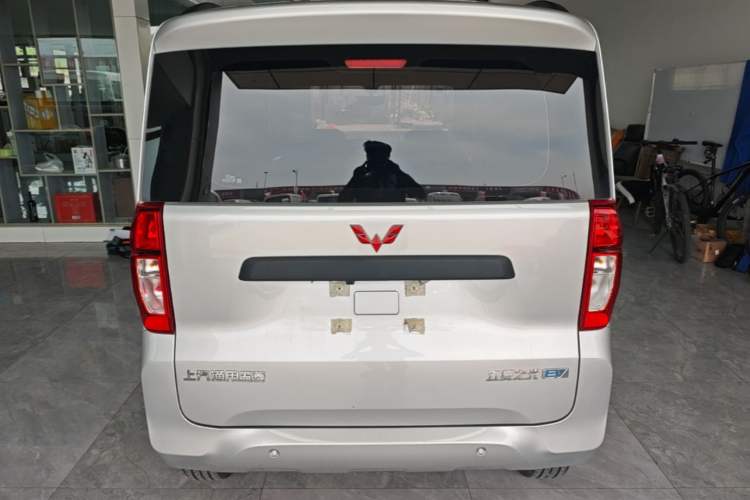 Used Wuling Zhiguang New Energy 2025 Model 305km Ambitious Edition Rear