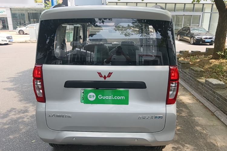 Used Wuling Zhiguang New Energy 2025 Model 305km Ambitious Edition Rear