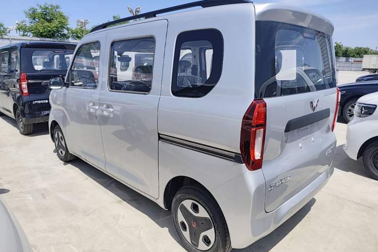 Used Wuling Zhiguang New Energy 2025 Comfort Model Rear Left 45 Deg