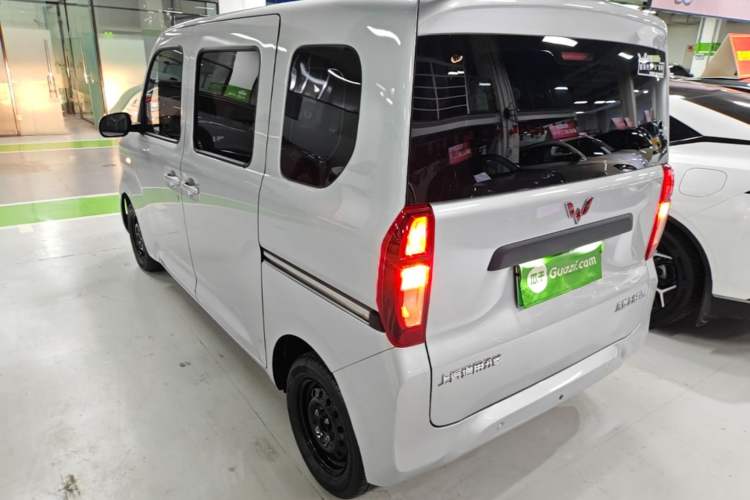 Used Wuling Zhiguang New Energy 2025 Standard Model Rear Left 45 Deg