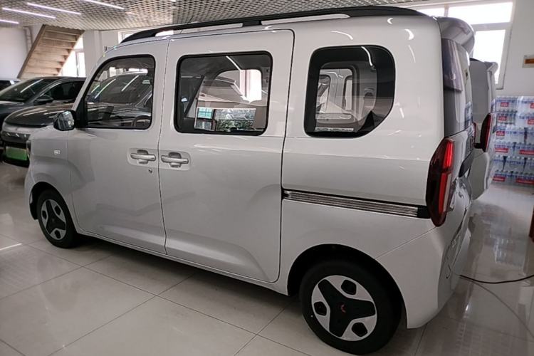 Used Wuling Zhiguang New Energy 2025 Comfort Model Rear Left 45 Deg