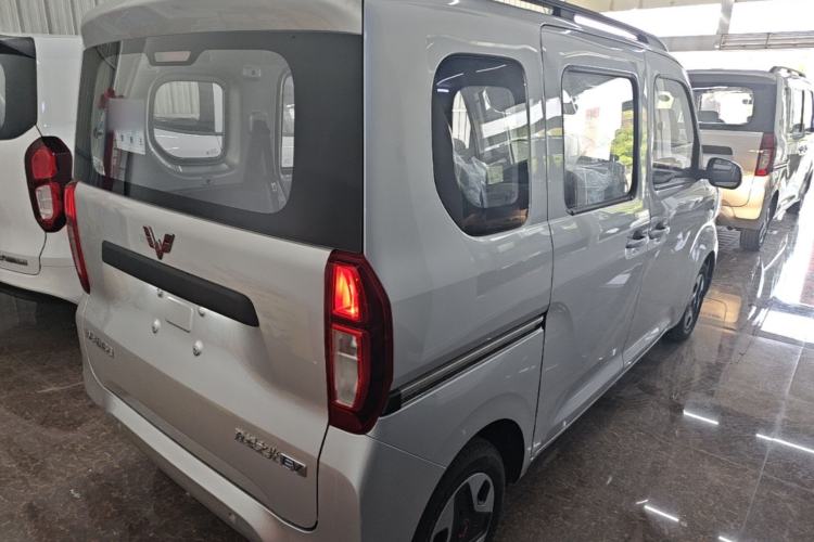 Used Wuling Zhiguang New Energy 2025 Comfort Model Rear Right 45 Deg