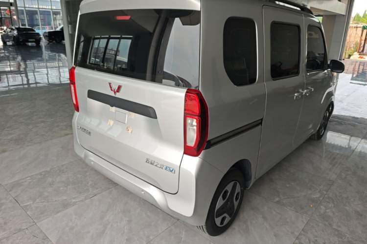 Used Wuling Zhiguang New Energy 2025 Model 305km Ambitious Edition Rear Right 45 Deg