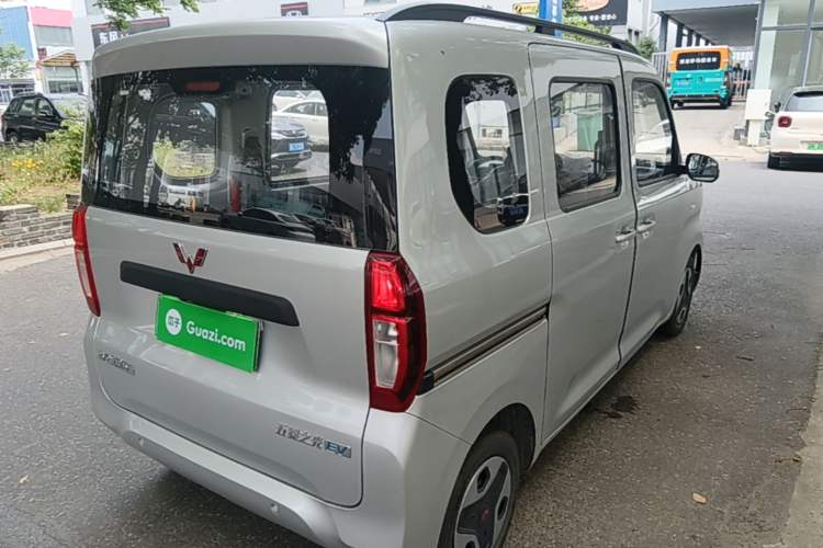Used Wuling Zhiguang New Energy 2025 Model 305km Ambitious Edition Rear Right 45 Deg