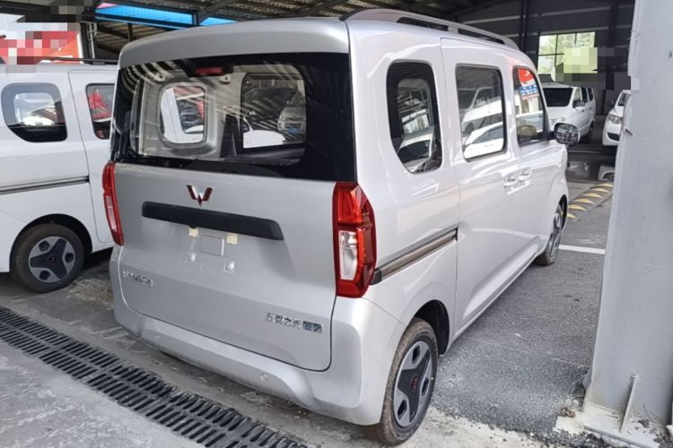 Used Wuling Zhiguang New Energy 2025 Model 305km Ambitious Edition Rear Right 45 Deg