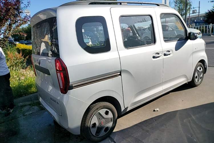 Used Wuling Zhiguang New Energy 2025 Comfort Model Rear Right 45 Deg