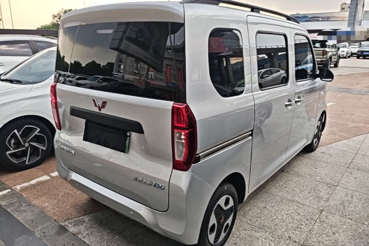 Used Wuling Zhiguang New Energy 2025 Model 305km Ambitious Edition Rear Right 45 Deg
