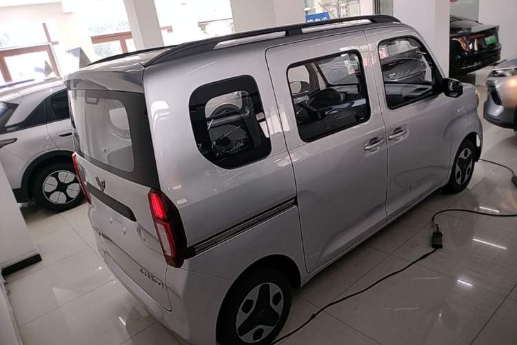 Used Wuling Zhiguang New Energy 2025 Comfort Model Rear Right 45 Deg