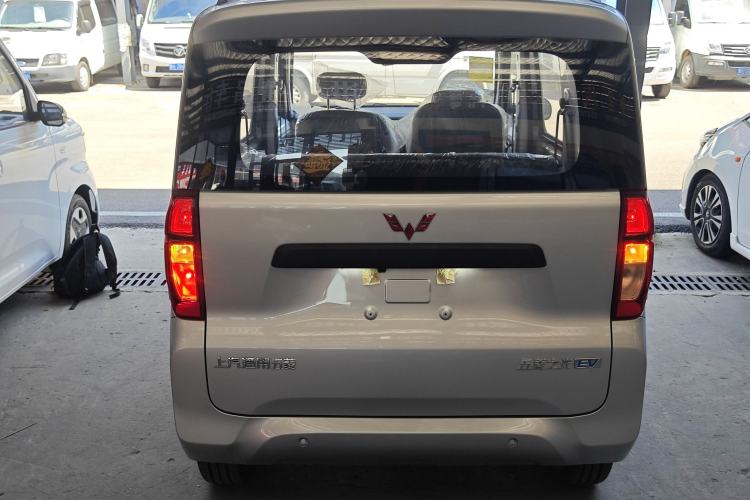 Used Wuling Zhiguang New Energy 2025 Model 305km Ambitious Edition Rear