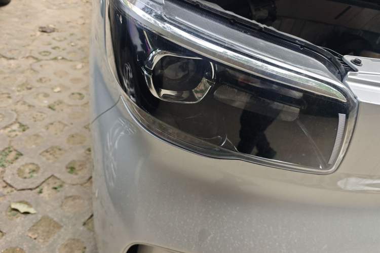 Used Wuling Zhiguang New Energy 2025 Standard Model Right Front Headlight
