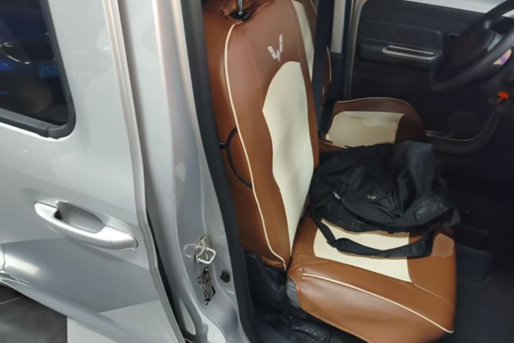 Used Wuling Zhiguang New Energy 2025 Comfort Model Right Front Seat