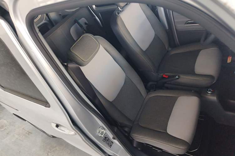 Used Wuling Zhiguang New Energy 2025 Model 305km Ambitious Edition Right Front Seat