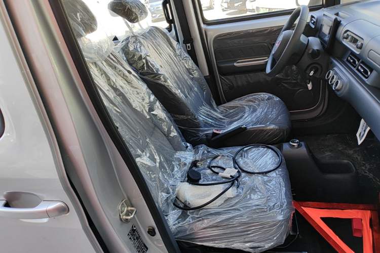 Used Wuling Zhiguang New Energy 2025 Comfort Model Right Front Seat