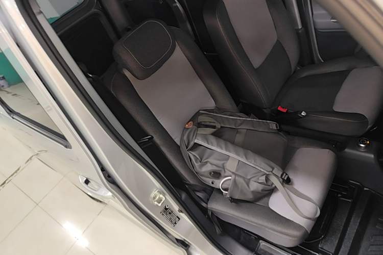 Used Wuling Zhiguang New Energy 2025 Model 305km Ambitious Edition Right Front Seat