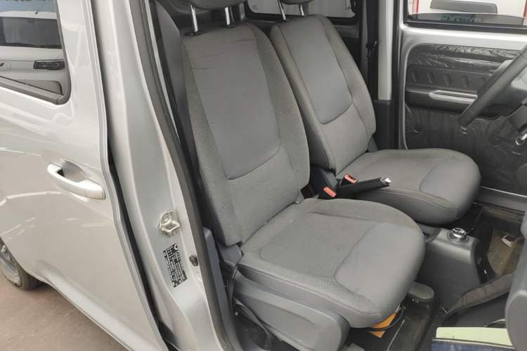 Used Wuling Zhiguang New Energy 2025 Standard Model Right Front Seat