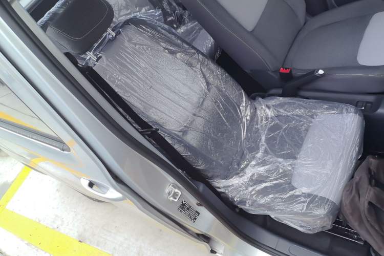 Used Wuling Zhiguang New Energy 2025 Model 305km Ambitious Edition Right Front Seat