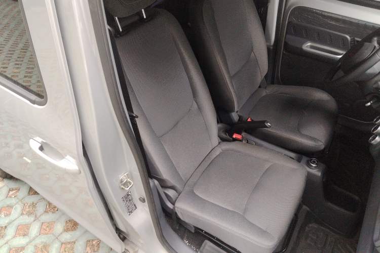 Used Wuling Zhiguang New Energy 2025 Comfort Model Right Front Seat