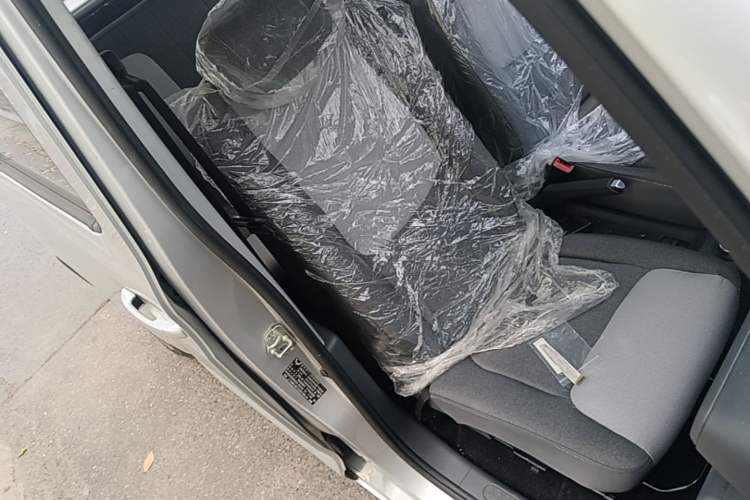 Used Wuling Zhiguang New Energy 2025 Model 305km Ambitious Edition Right Front Seat