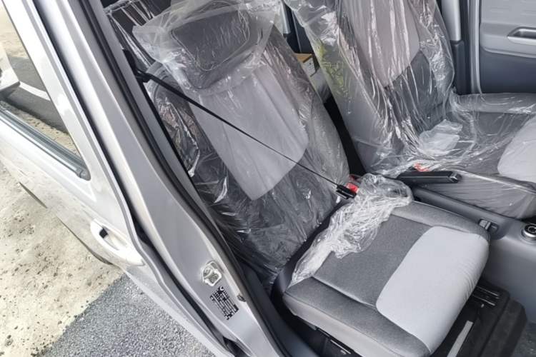 Used Wuling Zhiguang New Energy 2025 Model 305km Ambitious Edition Right Front Seat