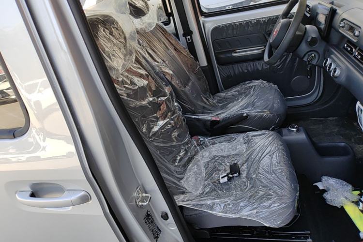 Used Wuling Zhiguang New Energy 2025 Comfort Model Right Front Seat