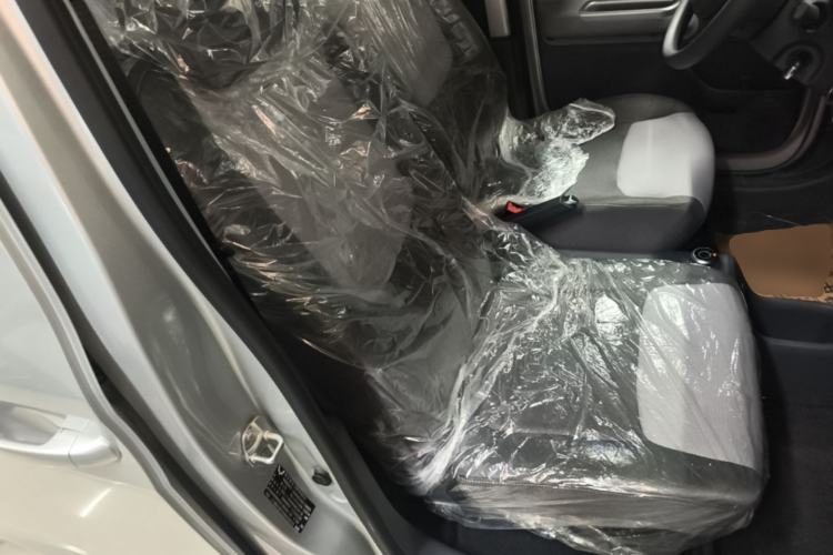 Used Wuling Zhiguang New Energy 2025 Model 305km Ambitious Edition Right Front Seat